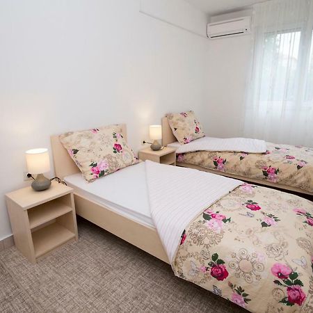 Apartments Put Plokita Smilja Split Buitenkant foto