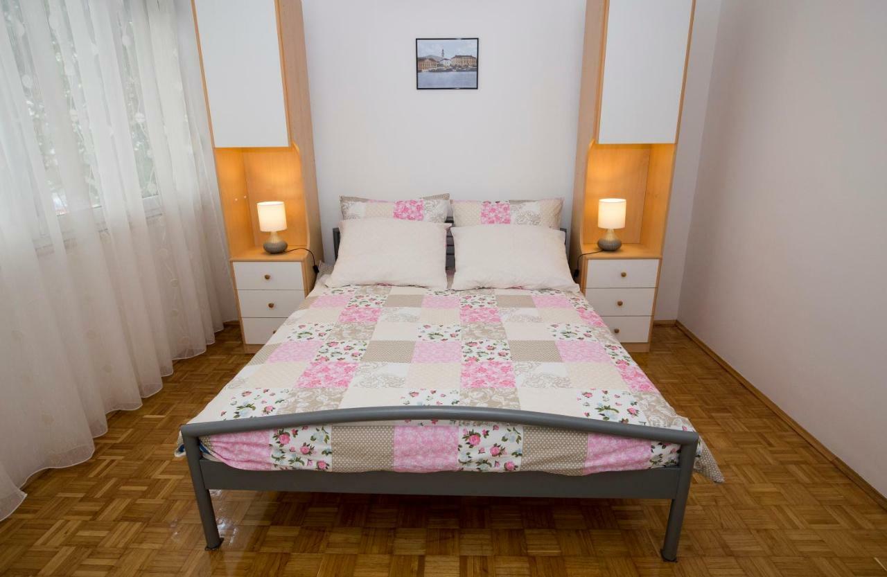 Apartments Put Plokita Smilja Split Buitenkant foto